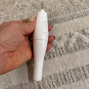 Tao electric toothbrush holder